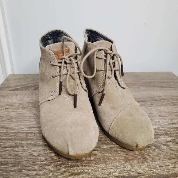 TOMS • Desert Taupe Suede Wedge Boots Sz 6.5 - Picture 10 of 10